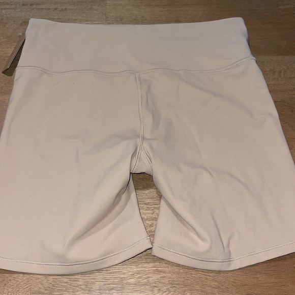 Skims Fits Everybody High Waist short - Picture 6 of 6